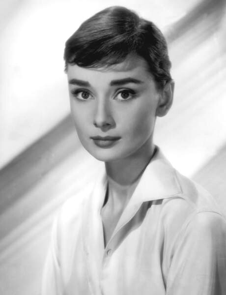 audrey-hepburn-in-the-50-s-i112385